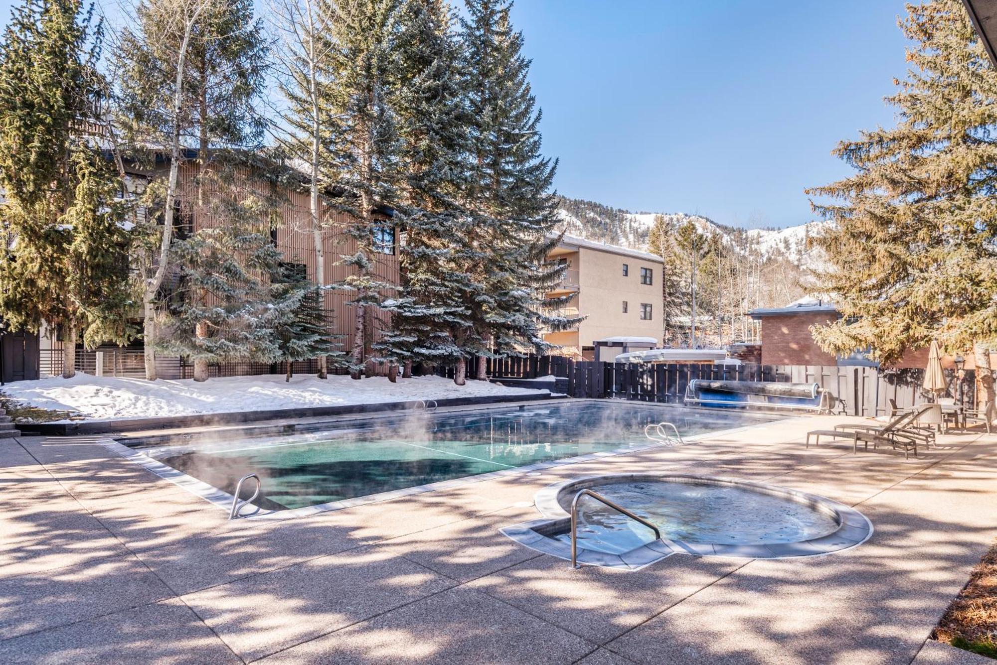 Chateau Roaring Fork Unit 25, Contemporary Condo With River Views, Close To Town Aspen Exterior foto